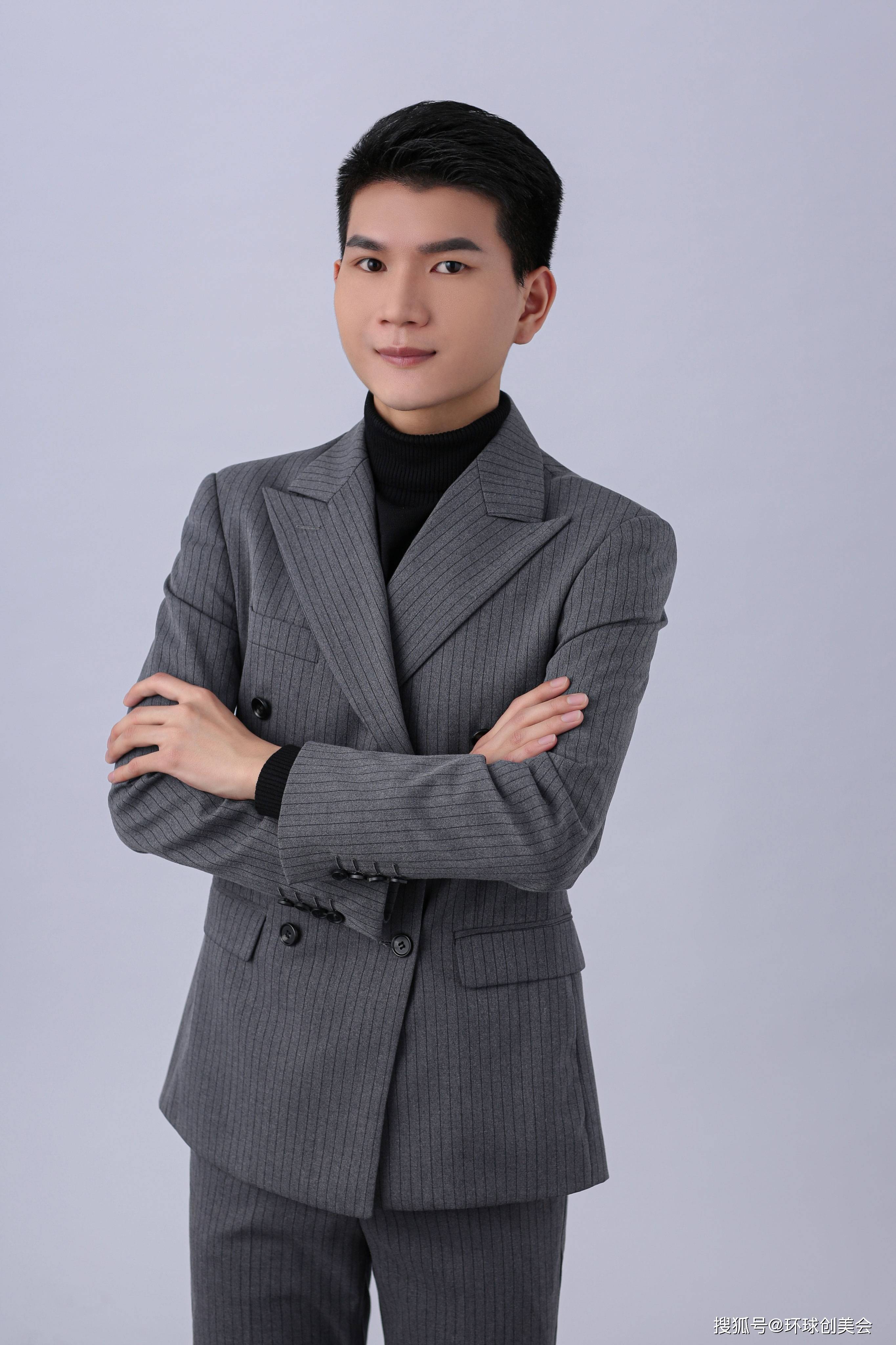 文彩云 视觉与舞美负责人